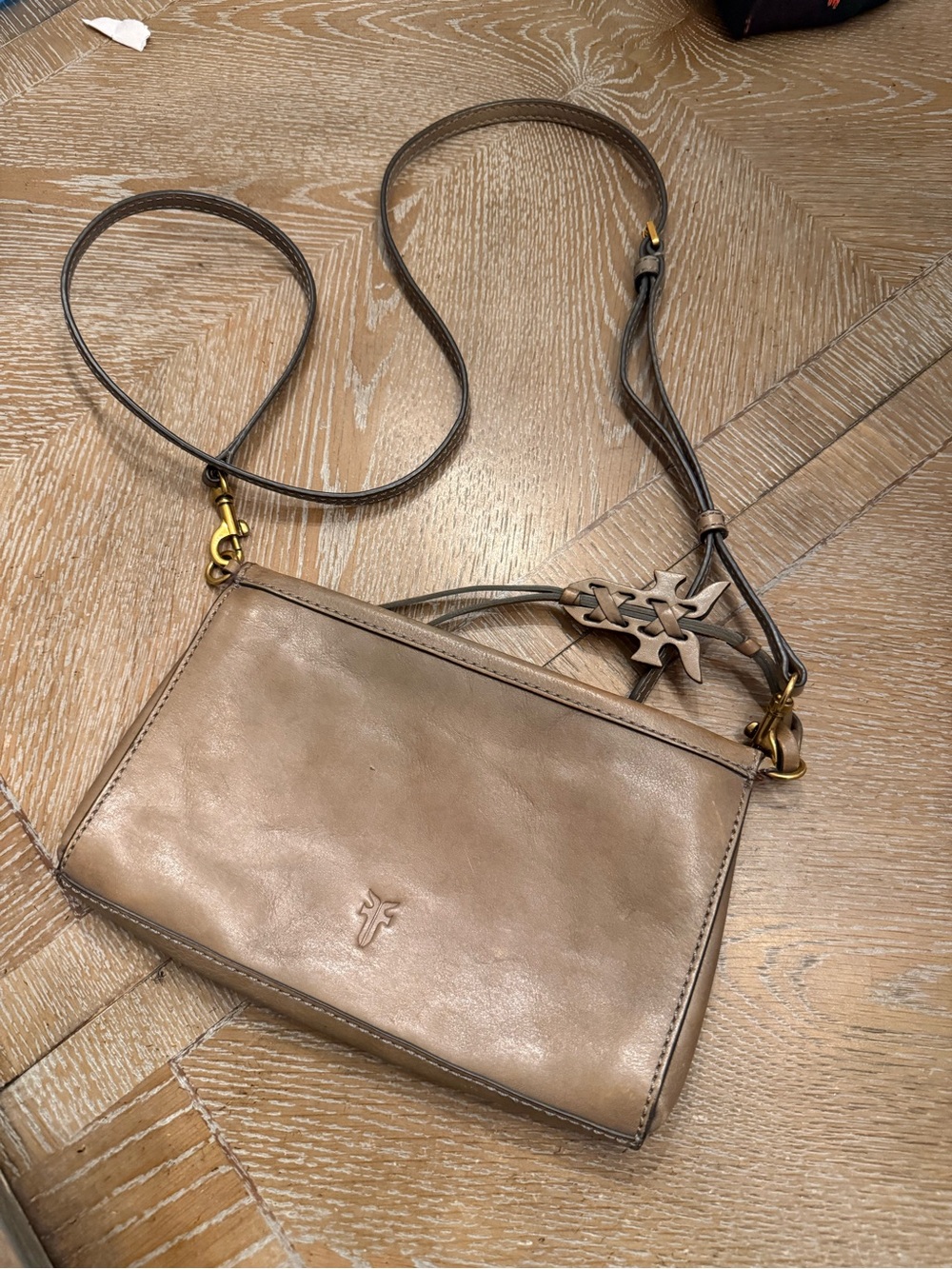 FRYE Women's Metallic Taupe Crossbody Bag - Sleek Everyday Carry - Picture 9 of 11